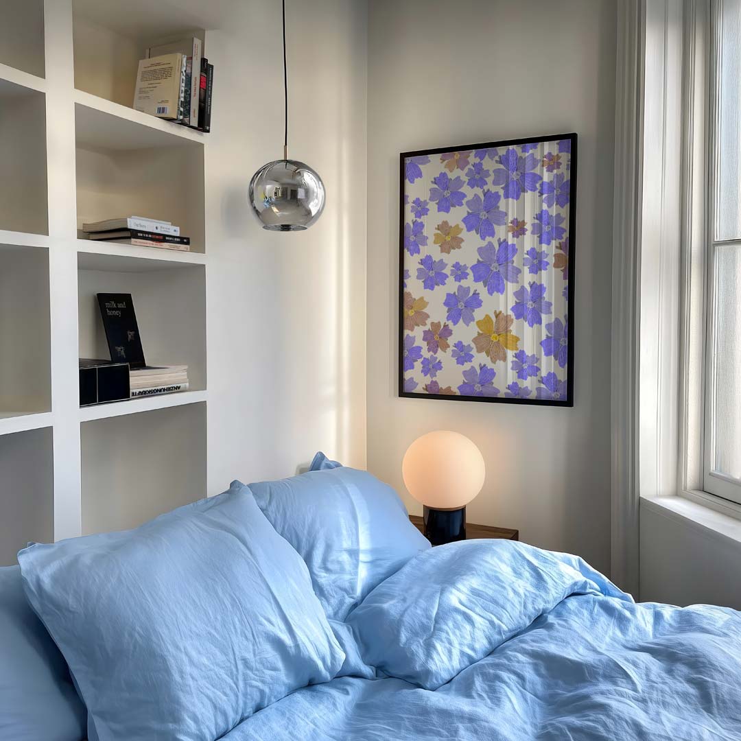 Bloemenpracht in Blauw – staande moderne wanddecoratie van WallArtistic
