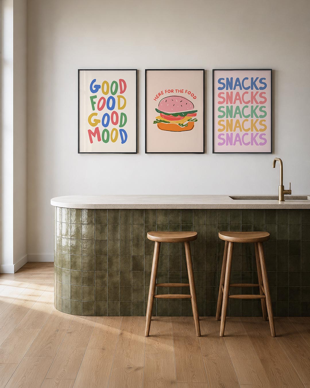 Kleurrijke woorden posterset – tweede productweergave – deze posterset in drie delen toont speelse letters in