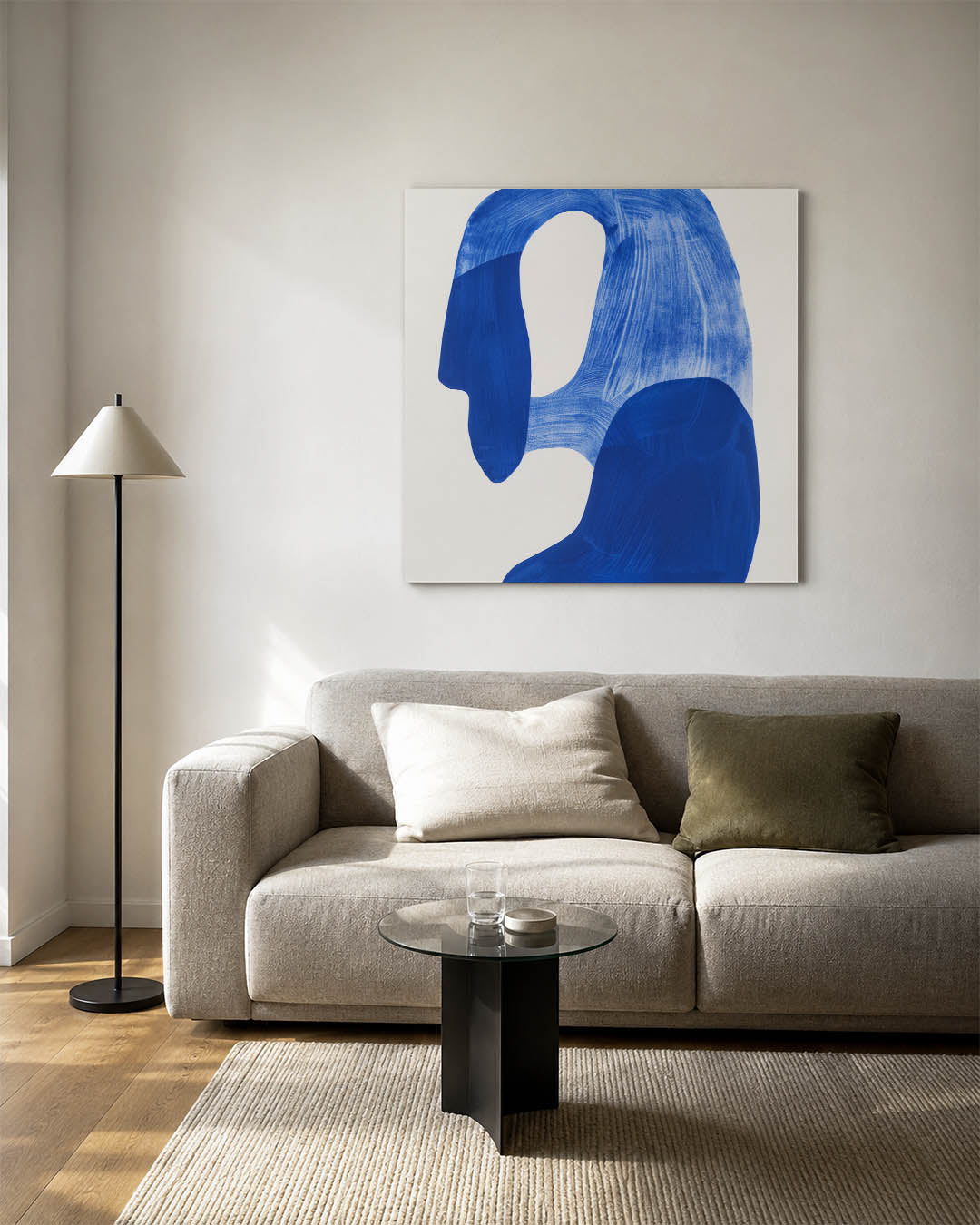 Vloeiende blauwe vormen kunstwerk – vierkante wanddecoratie – dit werk toont vloeiende blauwe vormen op een witte