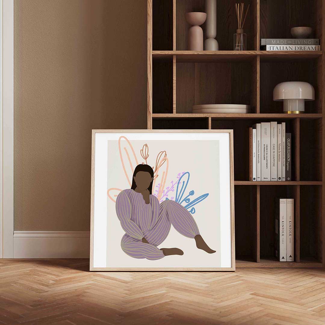 Zittende figuur met bloemen – portret poster in vierkant formaat