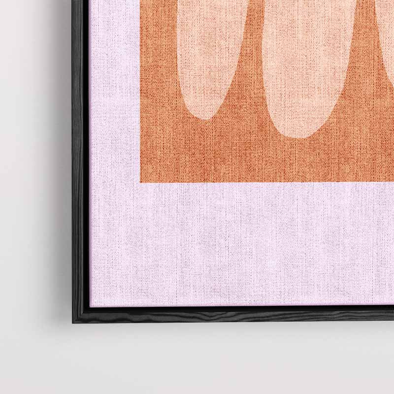 Zachte Abstractie in Perzikkleur – kunstwerk met zwarte baklijst