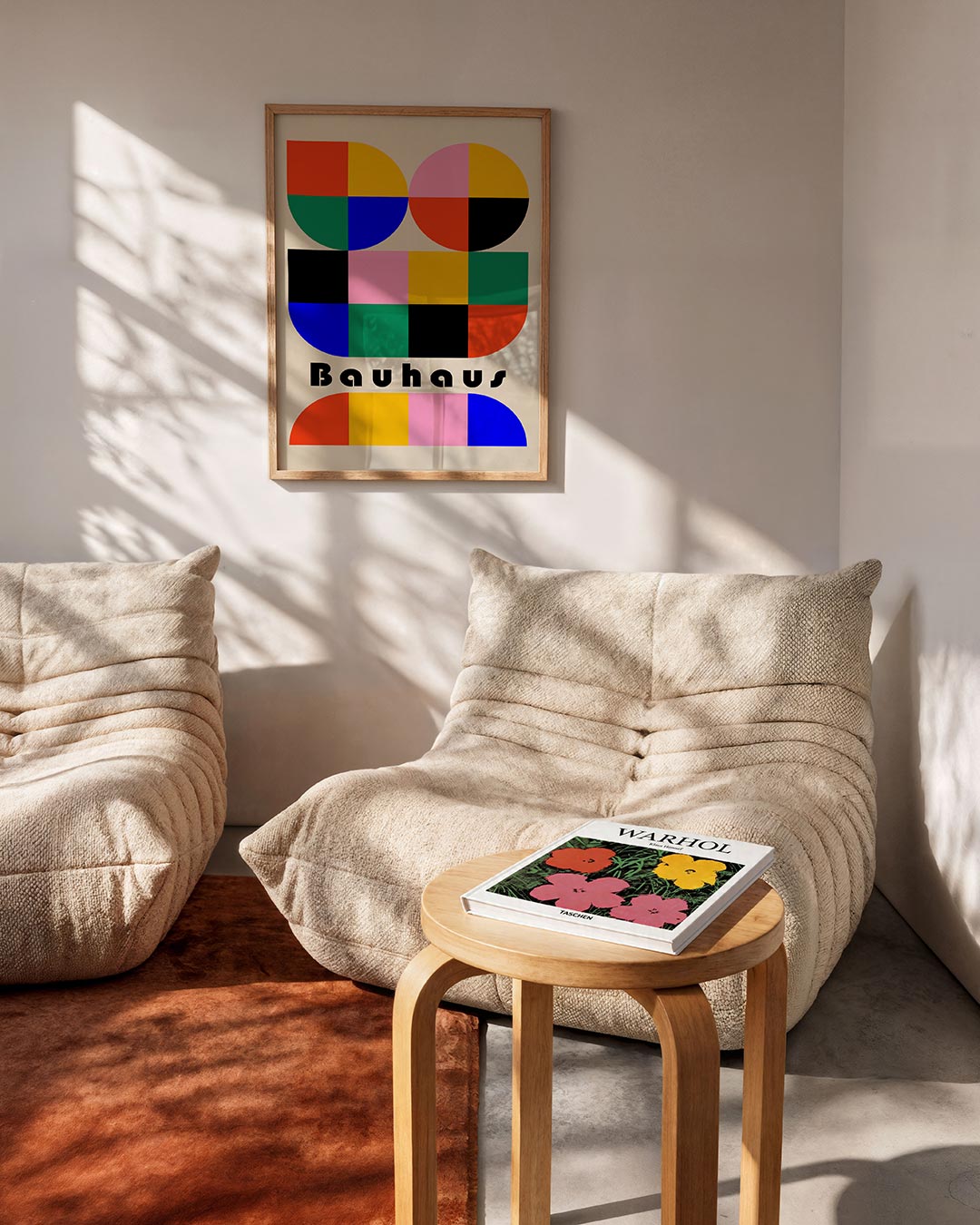 Kleurrijke vormritme – geometrische Bauhaus poster in staand formaat