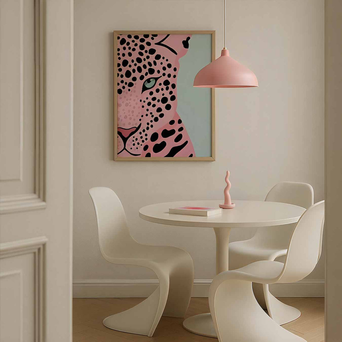 Stijlvolle Roze Luipaard – Streetart wandkunst als portret poster