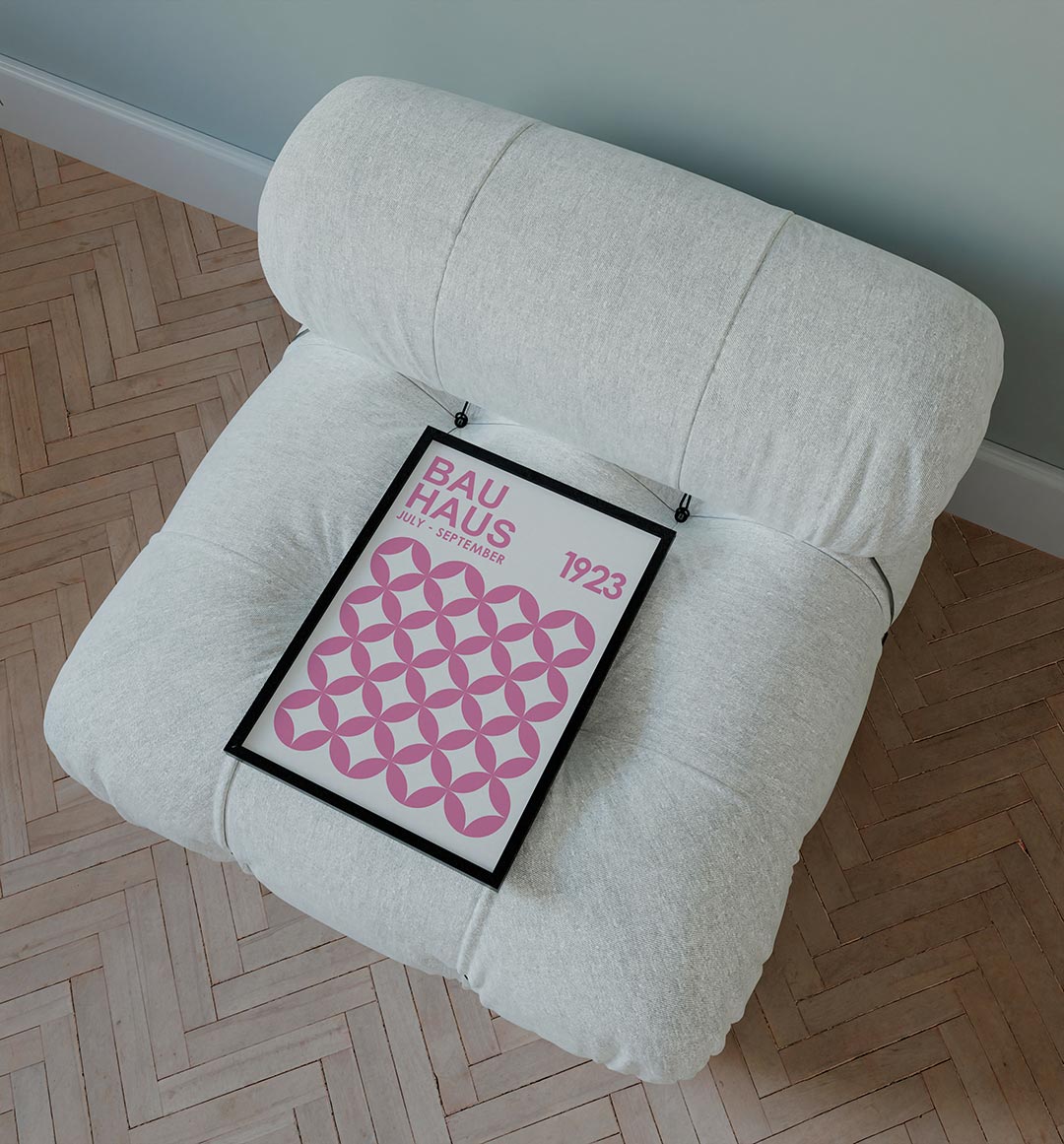 Roze cirkelpatroon – staande Bauhaus poster voor aan de muur