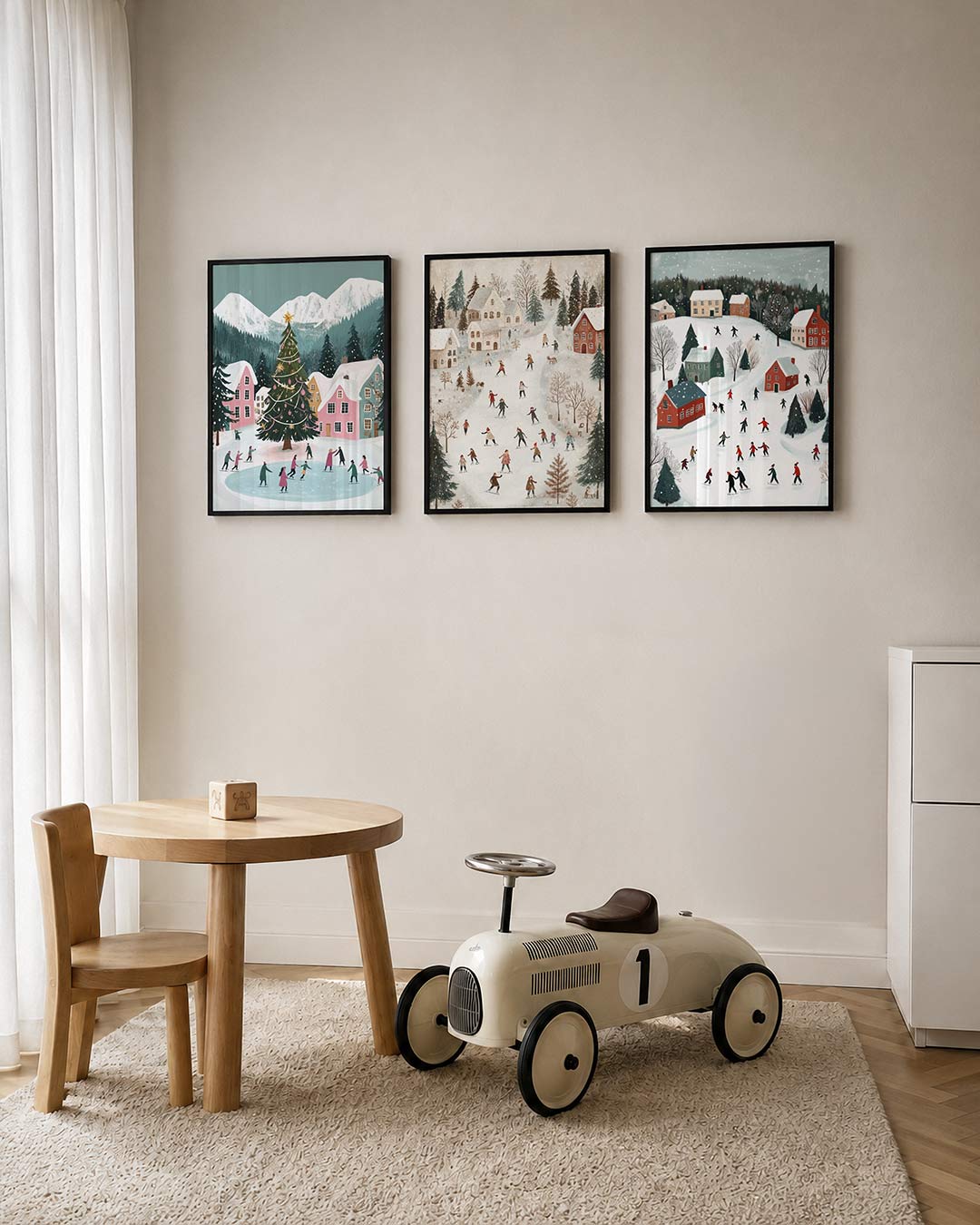 Winterse gezelligheid posterset – tweede productweergave – een tafereel met schaatsers op een ijsbaan, omringd door