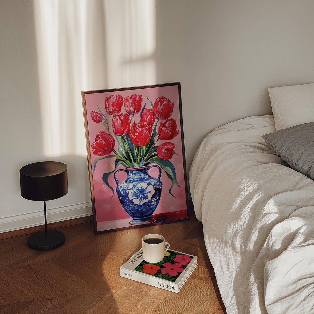 Tulpen in Delfts Blauwe Vaas – staande zomer wanddecoratie van WallArtistic