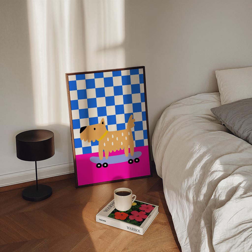 Schattige Hond op Skateboard – staande kinderkamer wanddecoratie van WallArtistic