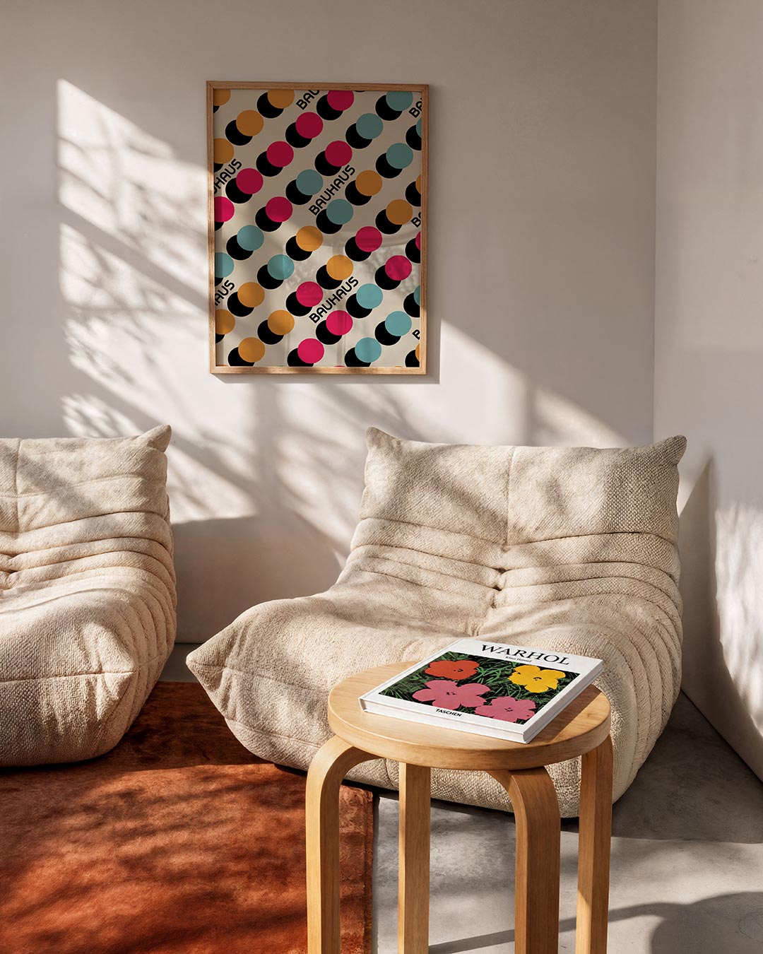 Cirkelritme en kleur – geometrische Bauhaus poster in staand formaat