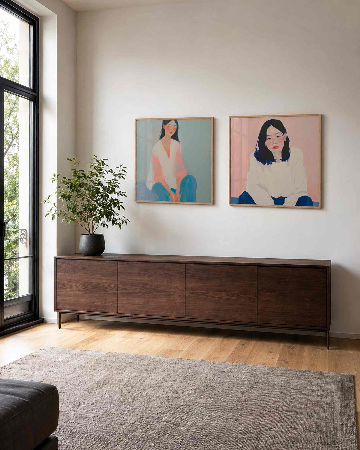 Interieurpresentatie van een tweedelige vierkante posterset met vrouwenportretten