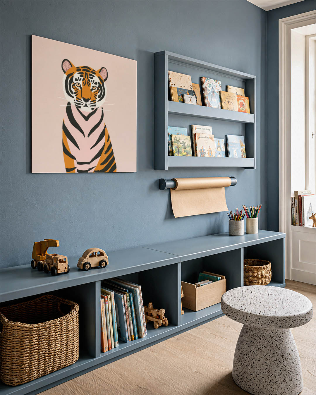 Gestileerde tijger kunstwerk – detailweergave – dit werk toont een tijger met strakke lijnen en contrasterende kleuren. De