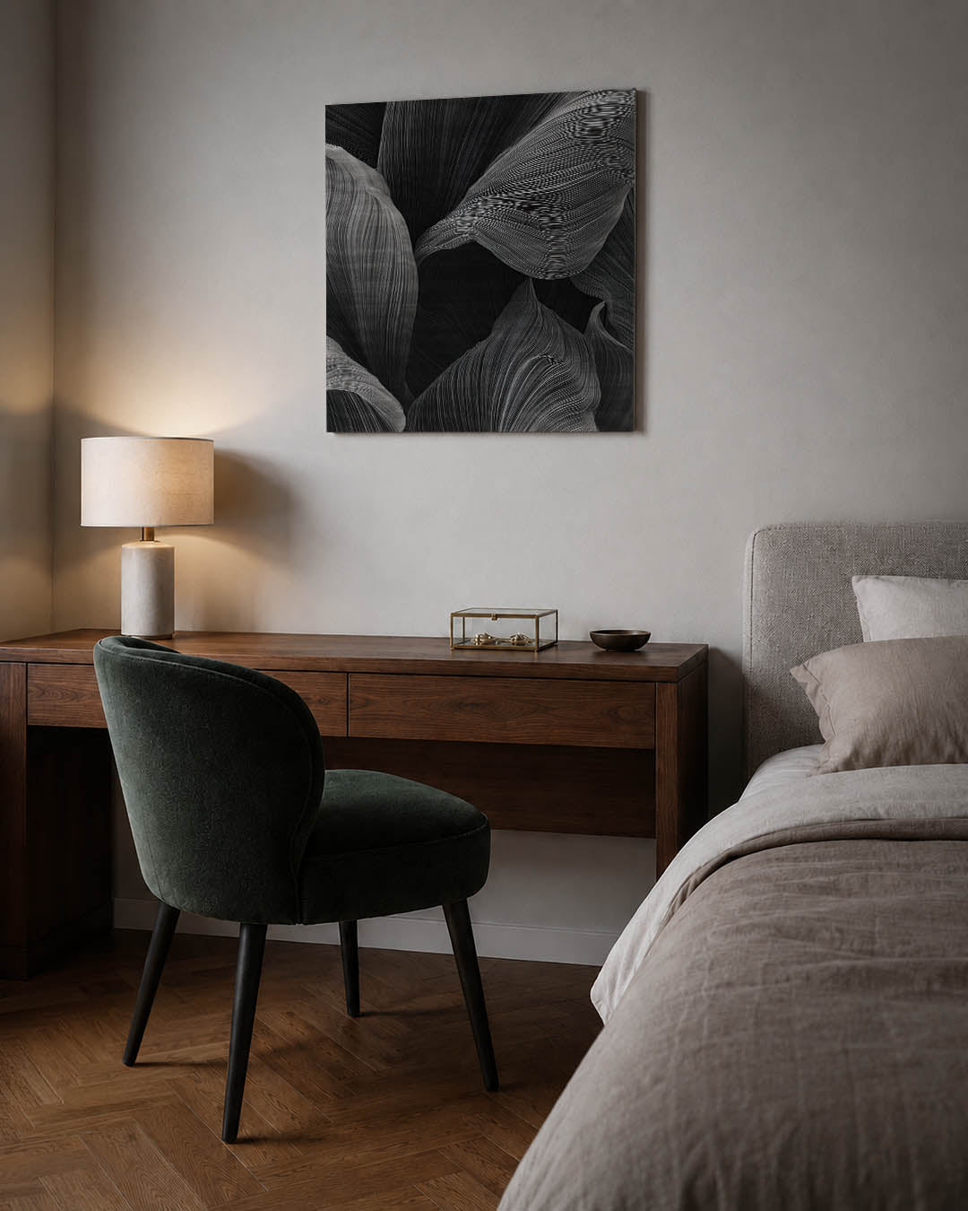Golvende lijnen kunstwerk – sfeerbeeld – dit werk toont vloeiende, golvende lijnen in zwart-wit, die een dynamisch en elegant