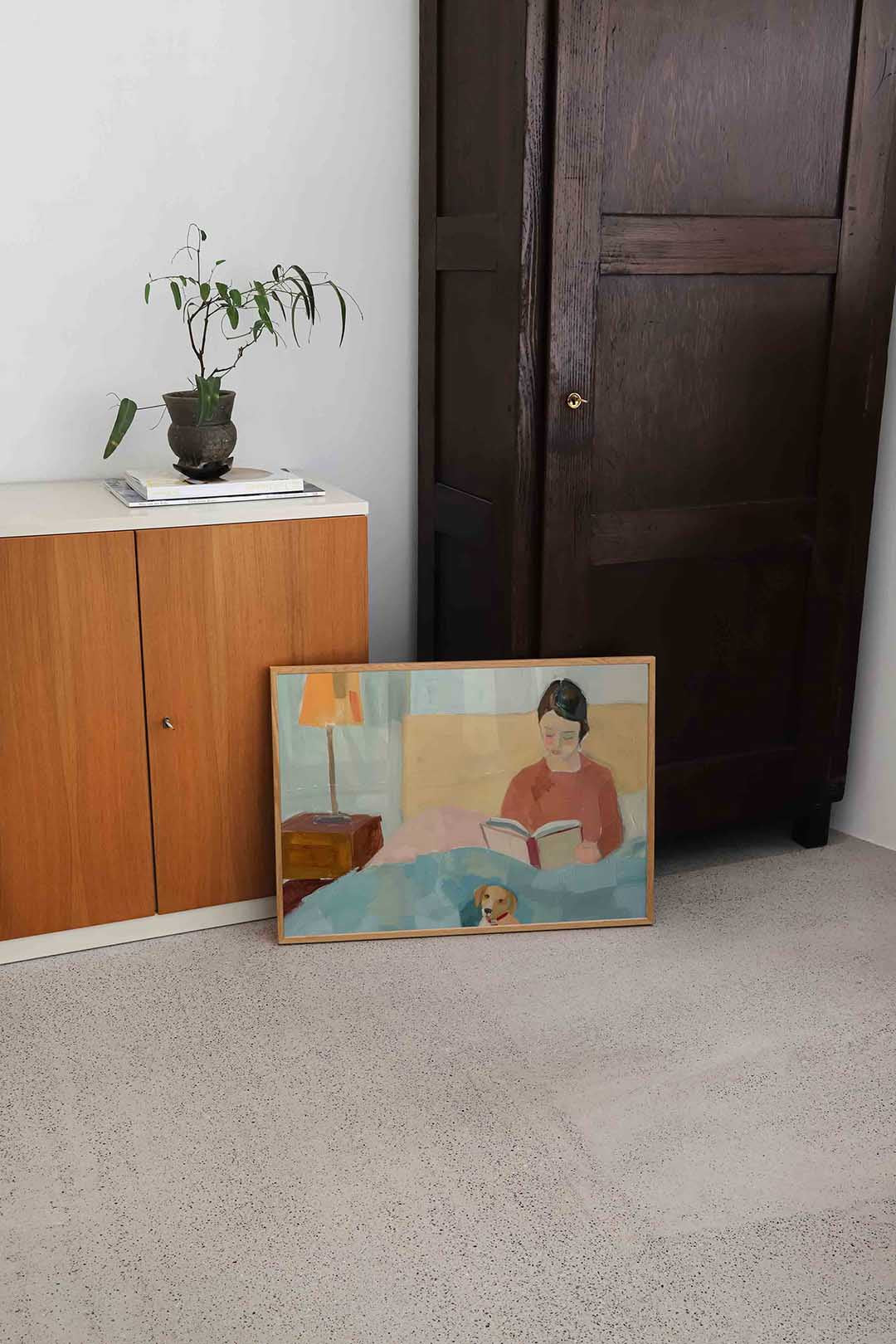 Lezende vrouw met hond – hedendaagse illustratie als liggende poster