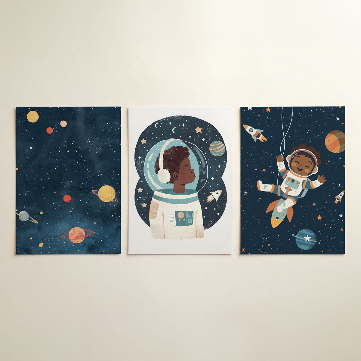 Hemelse kleurvlakken driedelige posterset in interieur