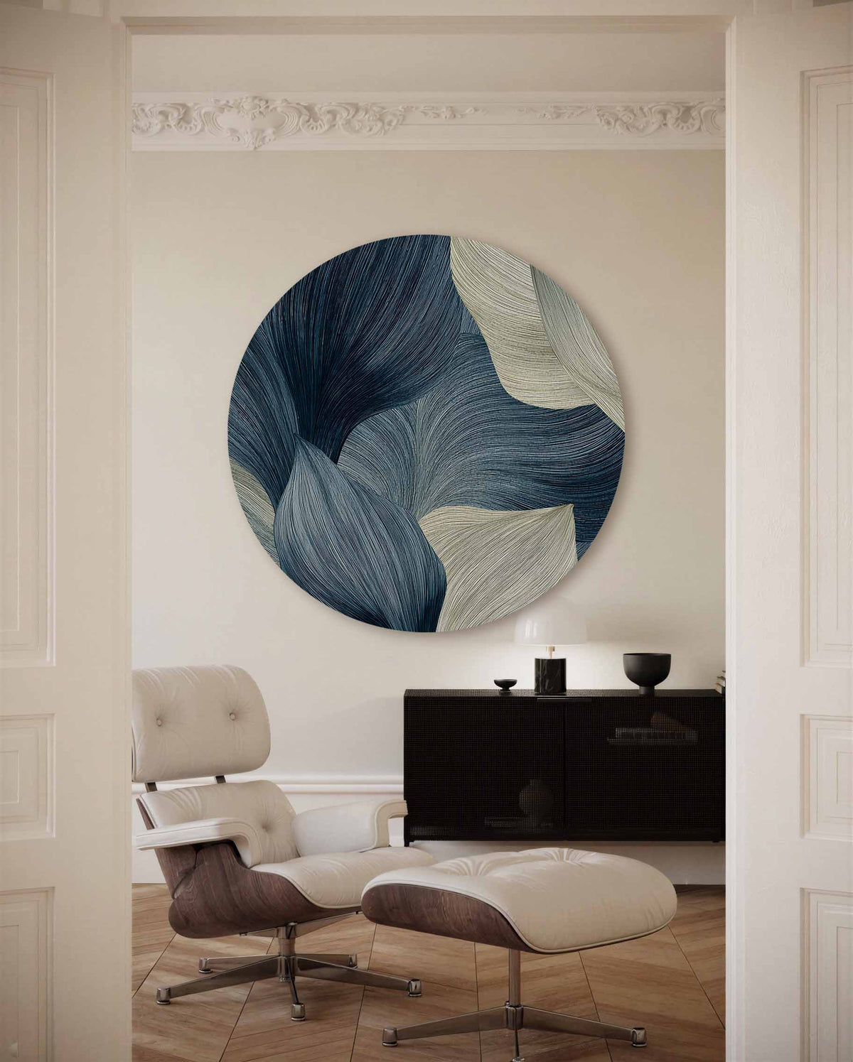 Bladmotief in blauw en beige – portret muurcirkel als ronde muurdecoratie