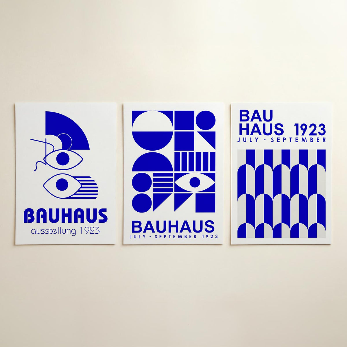Vorm en lijnenspel posterset – detailweergave – deze posterset in drie delen toont een speelse combinatie van blauwe vormen