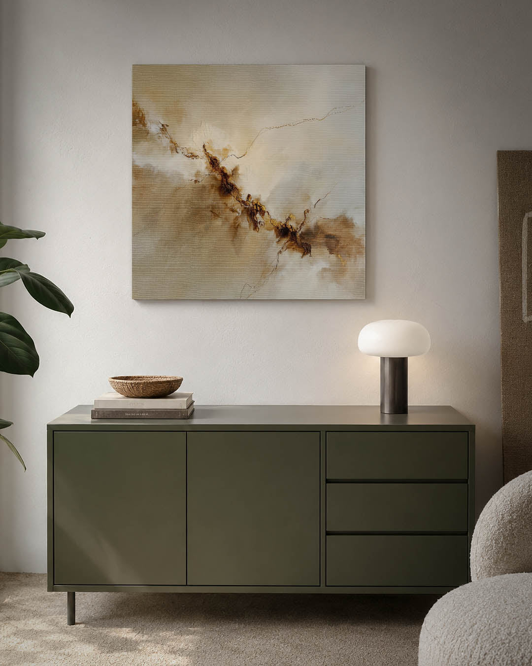 Organische lijnen kunstwerk – detailweergave – dit werk toont vloeiende lijnen en zachte overgangen in beige en bruin. De