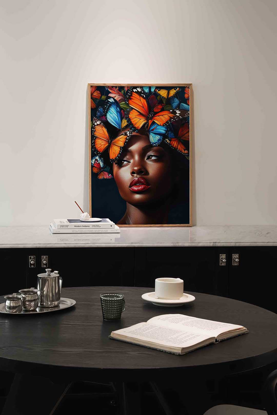 Vlinders en vrouw – portret poster in staand formaat