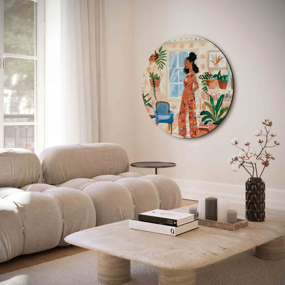 Vrouw in interieur – illustratie muurcirkel als ronde muurdecoratie
