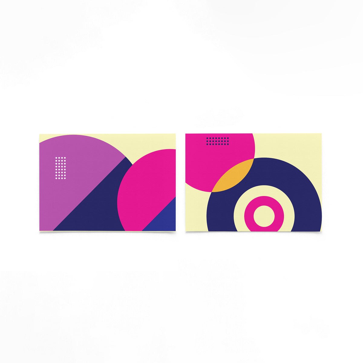 Twee landscape posters met fuchsia cirkels en bogen als vrijstaande productfoto