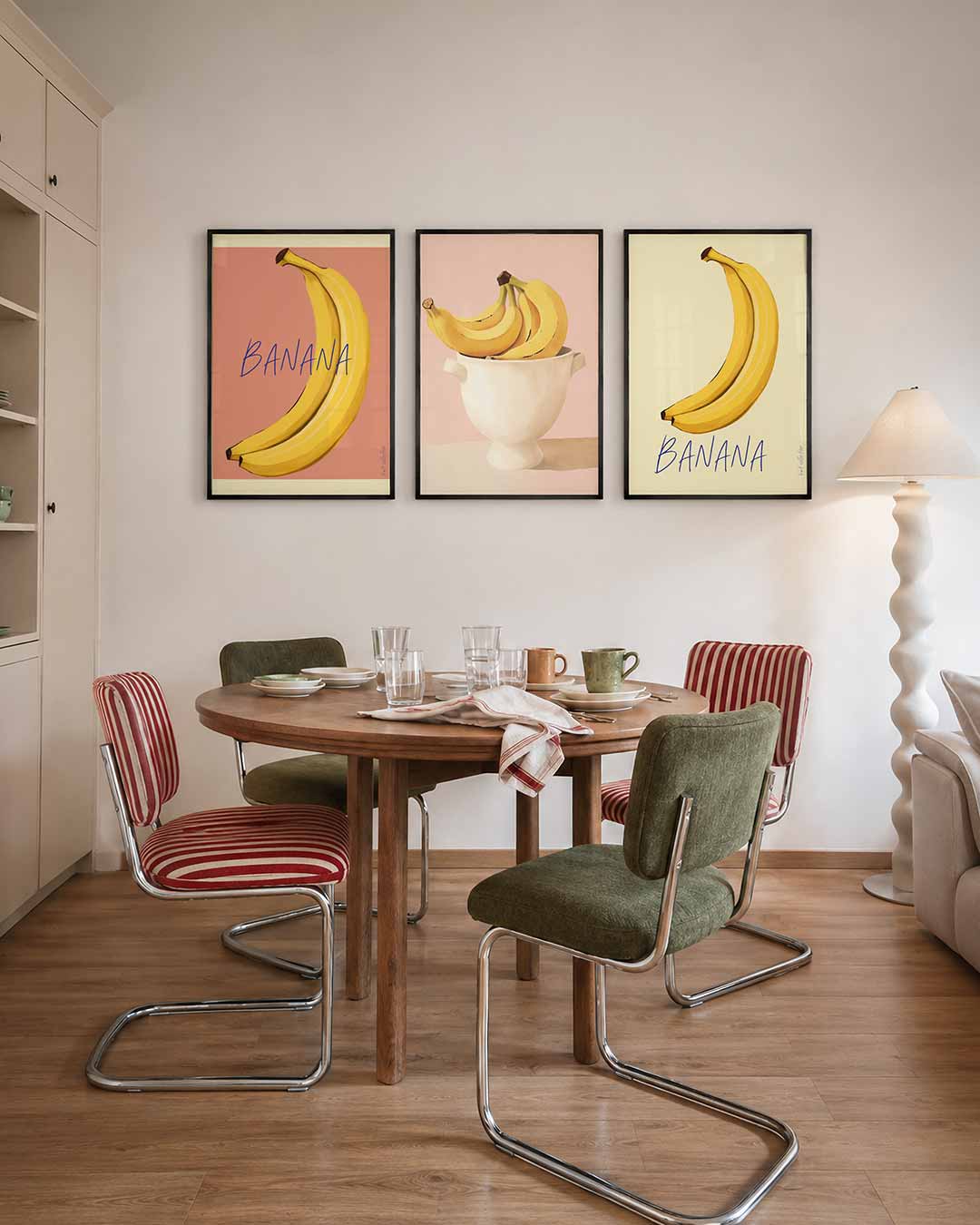 Fruitige kleurvlakken driedelige posterset – deze posterset toont een levendige banaan op een zachte