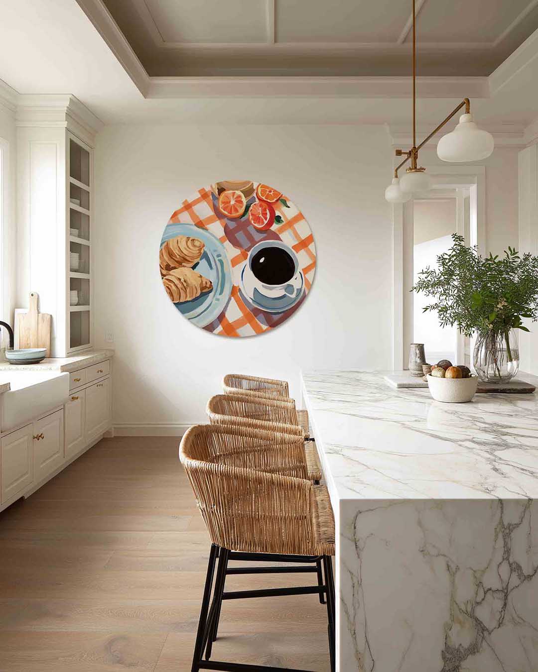 Ontbijt met croissants – abstracte muurcirkel als ronde wanddecoratie