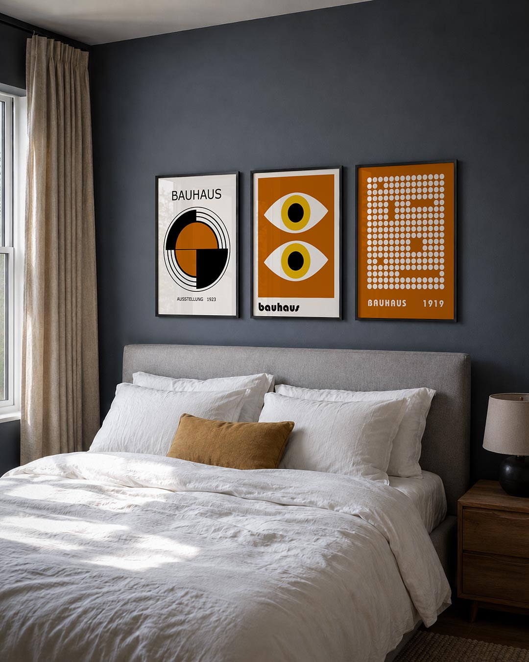 Cirkel en lijnen posterset – derde productweergave – deze posterset toont een centrale cirkel in warm oranje, omringd door