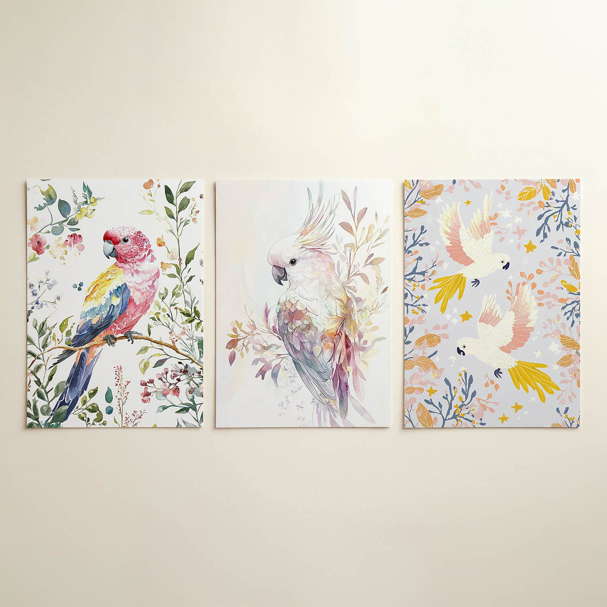 Vogel en bloemen driedelige posterset in interieur