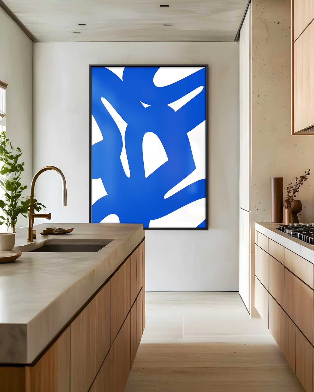Dynamische Blauwe Krabbels – dibond wanddecoratie in staand formaat