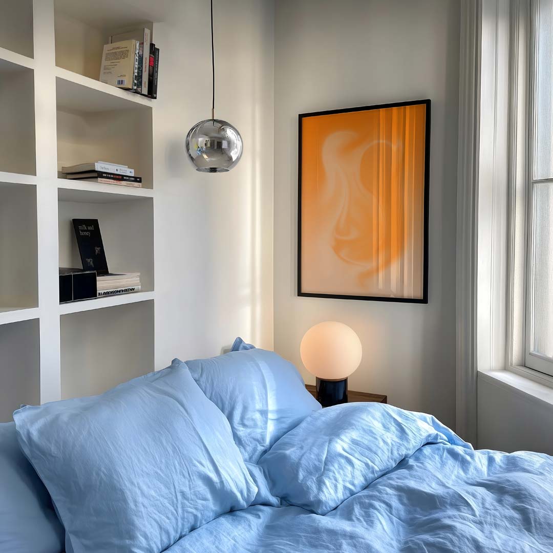 Vloeiende Oranje Droom – staande kleurrijke abstracte wanddecoratie van WallArtistic