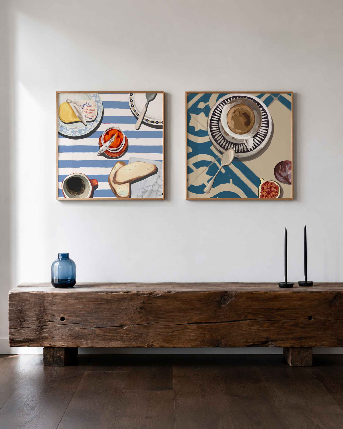 Interieurpresentatie van een tweedelige vierkante posterset met ontbijt en koffie