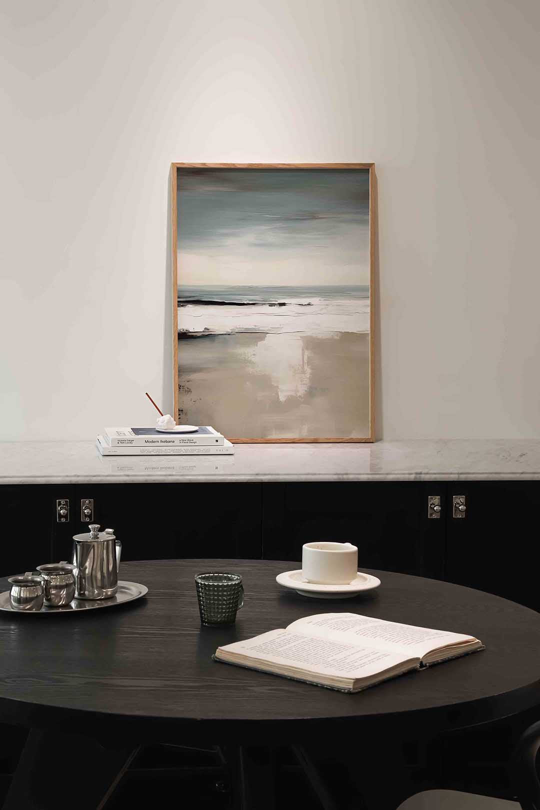 Strand en zee – abstracte poster in staand formaat