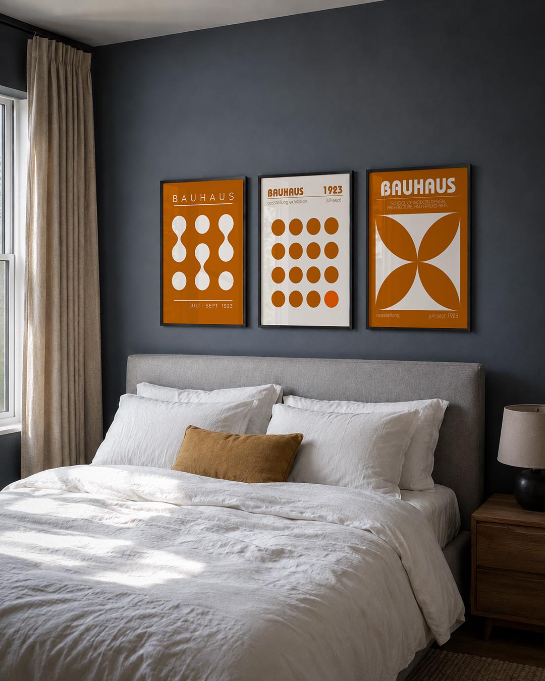 Vorm en kleur posterset – derde productweergave – deze posterset in drie delen toont een ritmisch spel van witte cirkels en