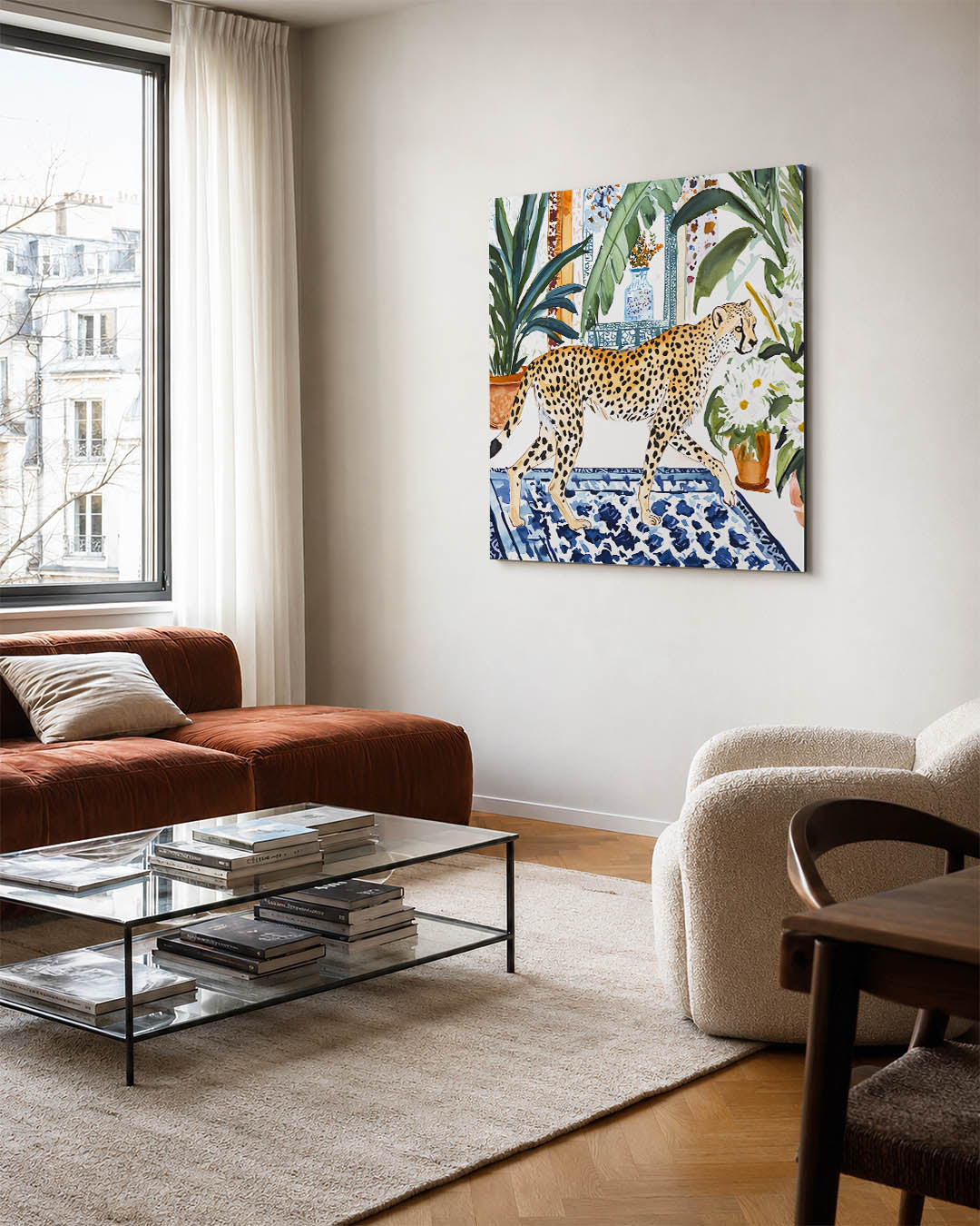 Luipaard in interieur kunstwerk – vierkante wanddecoratie – dit kunstwerk toont een luipaard dat door een rijkelijk
