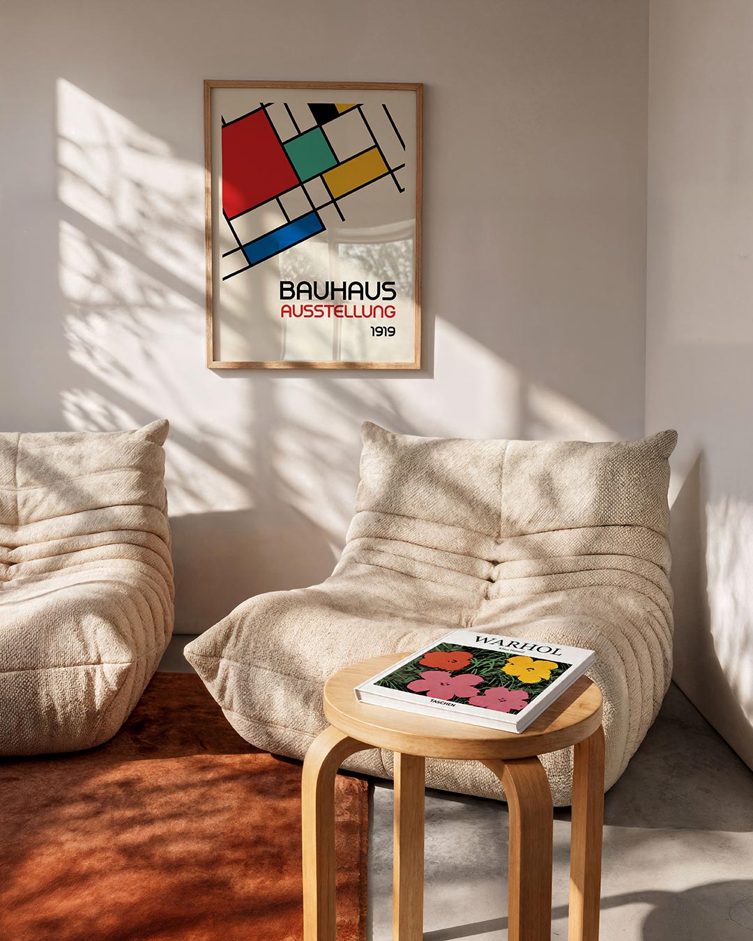 Vorm en kleurvlakken – geometrische Bauhaus poster in staand formaat