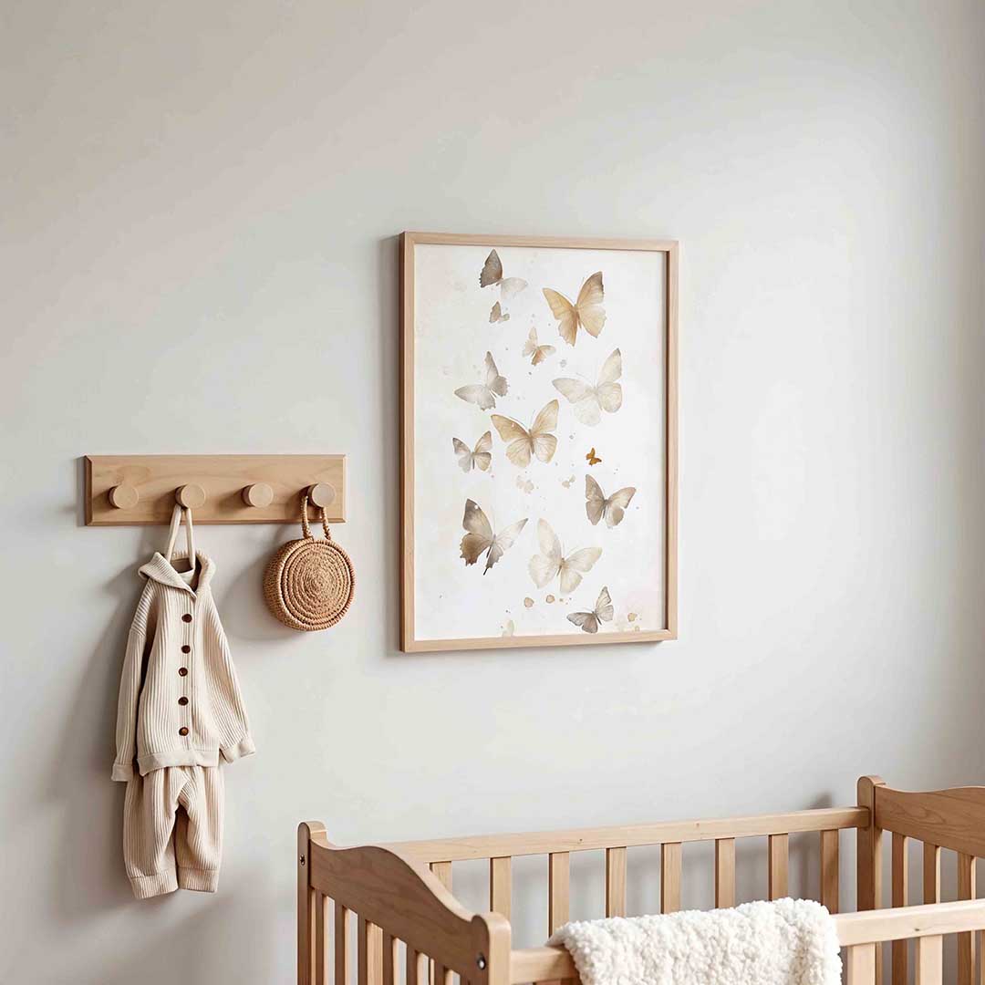 Vlinders in zachte tinten – kinderposter in staand formaat