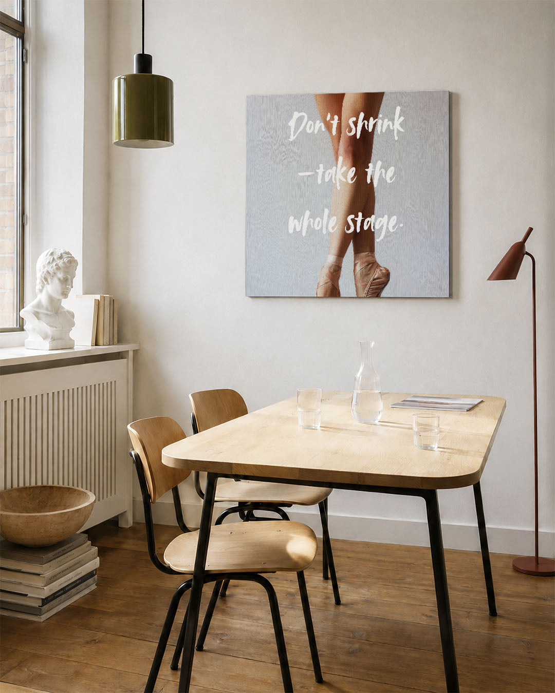 Inspirerende dans kunstwerk – vierkante wanddecoratie – dit kunstwerk toont benen in spitzen met een inspirerende tekst. De
