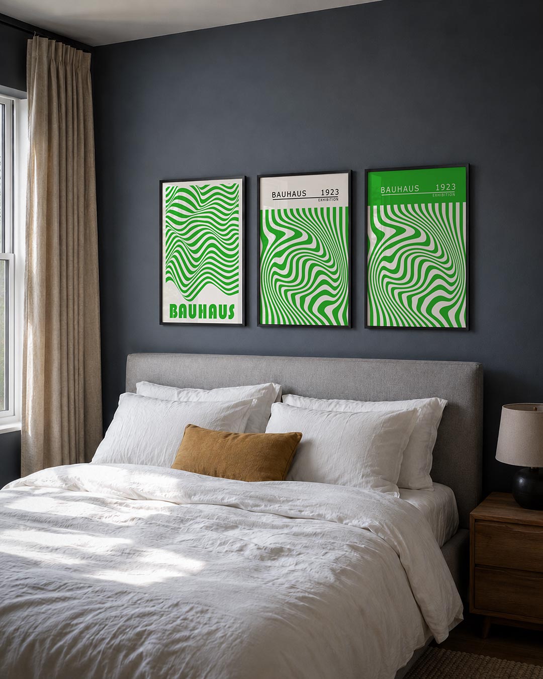 Golvend lijnenspel posterset – detailweergave – deze posterset in drie delen toont groene golvende lijnen die ritmisch over