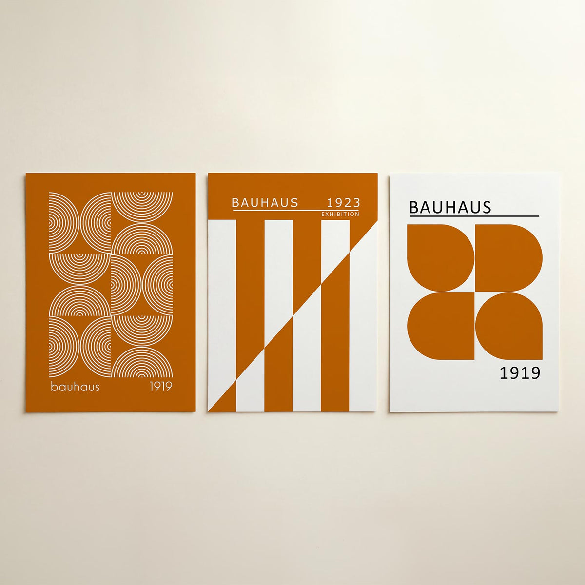 Cirkelritme en lijnen posterset – detailweergave – deze posterset in drie delen toont een speelse ordening van halve cirkels