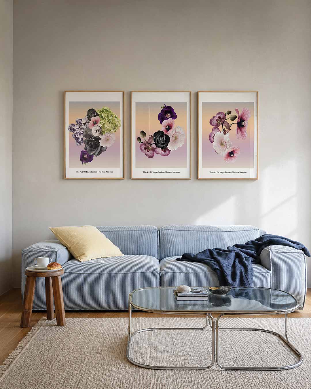 Bloemenharmonie posterset – tweede productweergave – een speelse mix van kleurrijke en zwart-witte bloemen tegen
