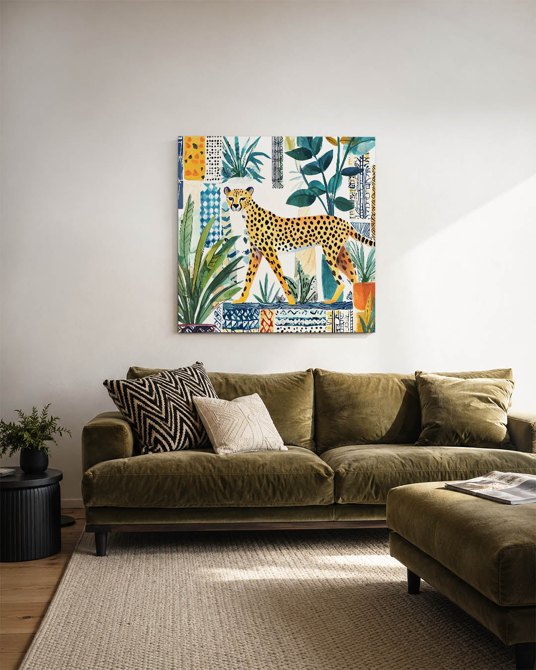 Luipaard en bladeren kunstwerk – sfeerbeeld – dit kunstwerk toont een luipaard omringd door diverse planten en geometrische