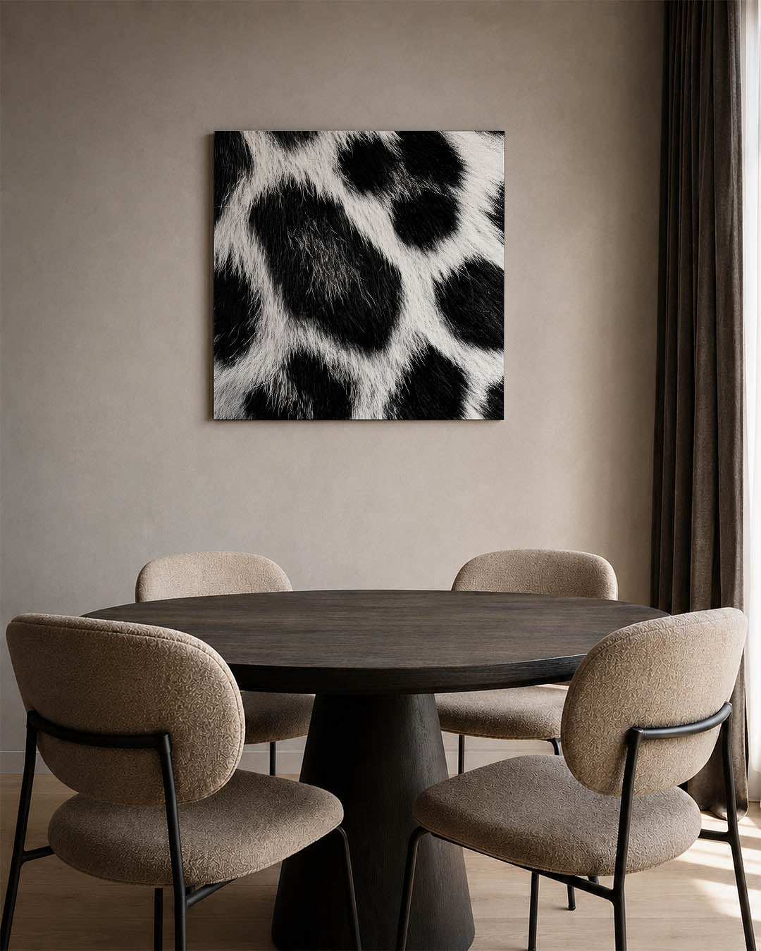Dierlijke patronen kunstwerk – derde productweergave – dit kunstwerk toont een close-up van een vacht met contrasterende