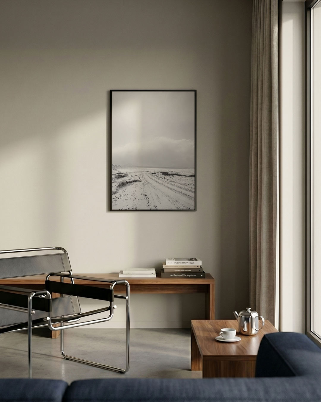 Winterse landschap poster – detailweergave – een serene winterse scène met een besneeuwd pad dat zich uitstrekt naar de