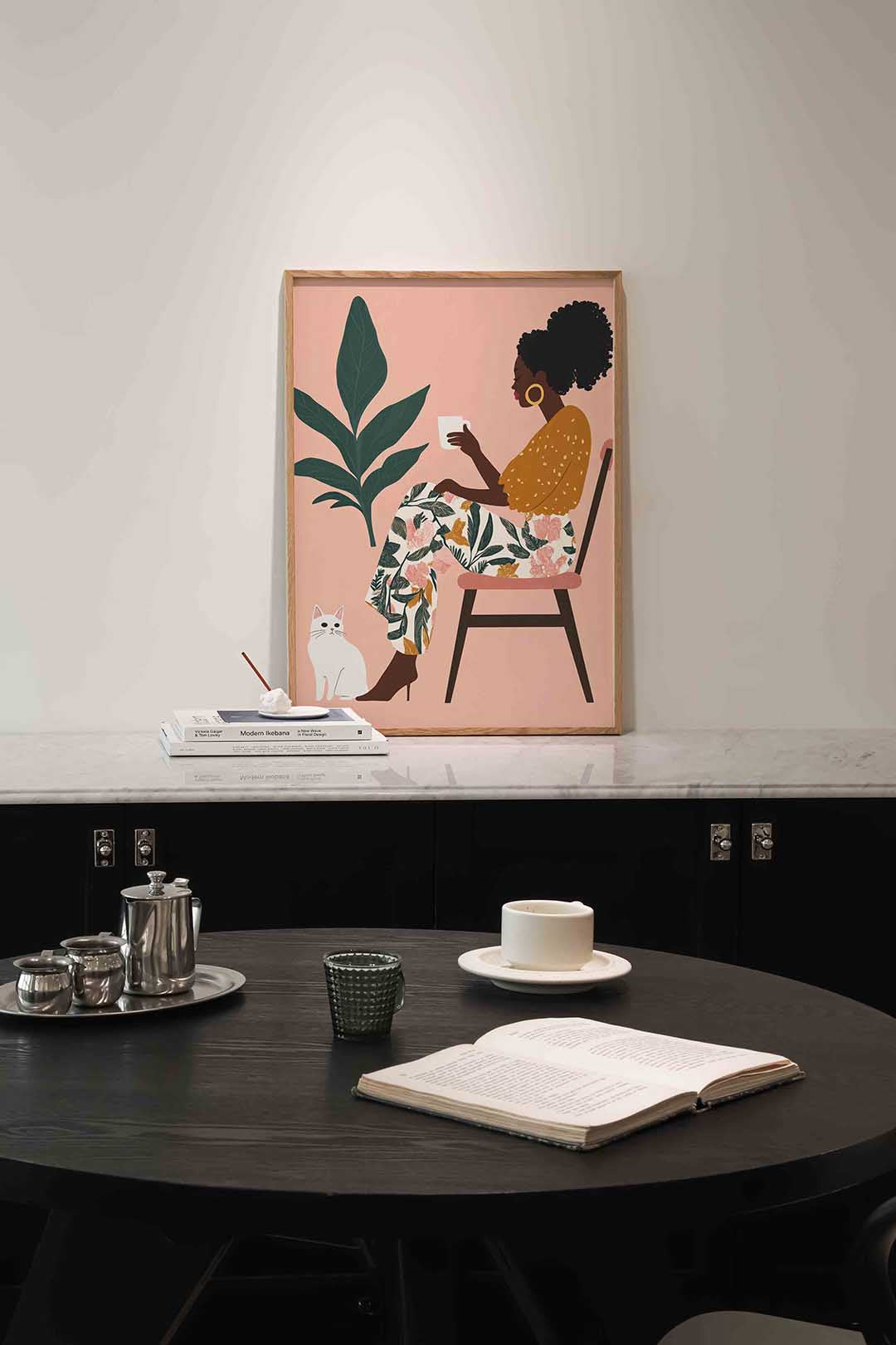 Vrouw met kat en plant – moderne poster in staand formaat