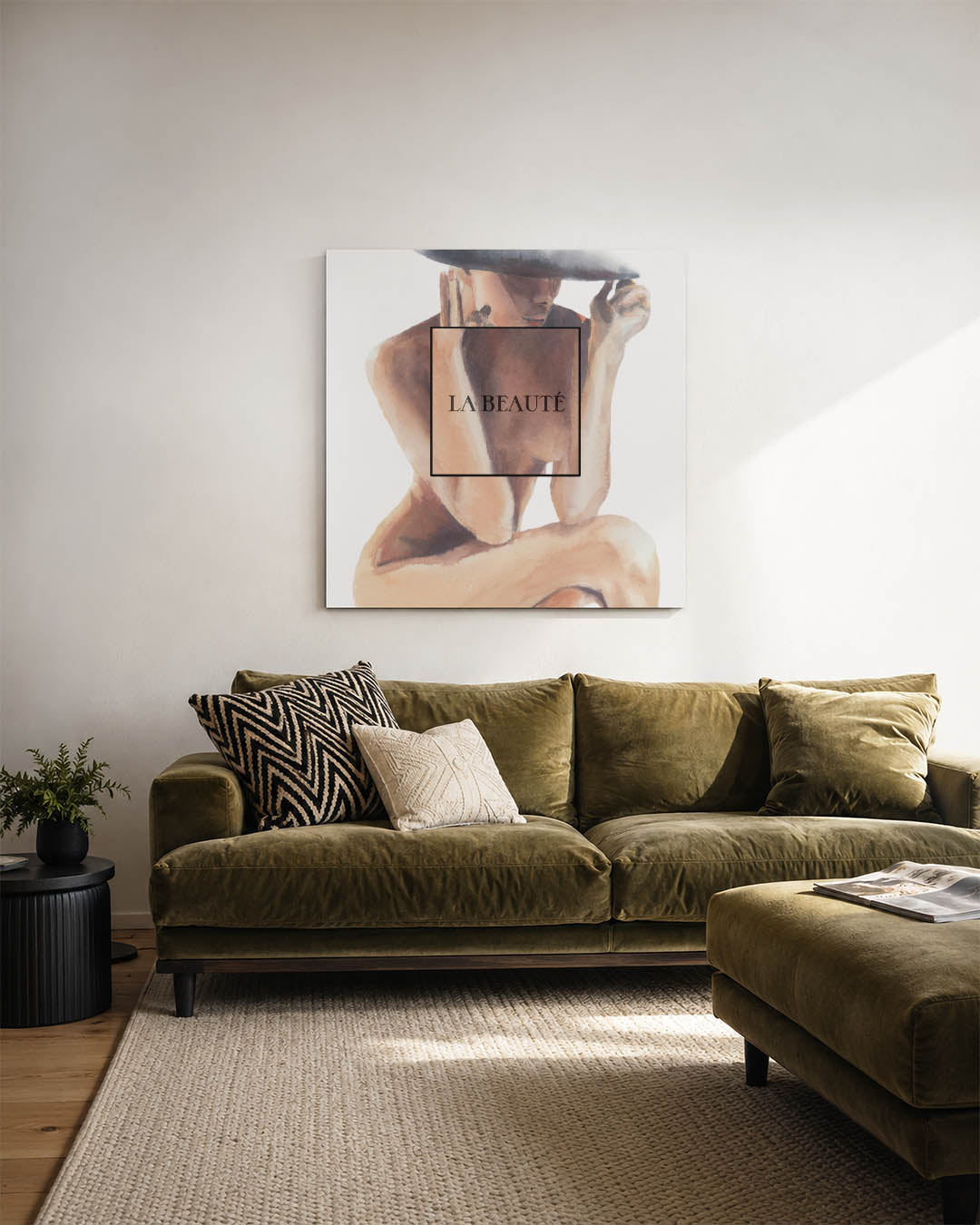 Vrouwelijke vorm kunstwerk – derde productweergave – dit werk toont een vrouwelijke figuur met zachte lijnen en schaduwen. De