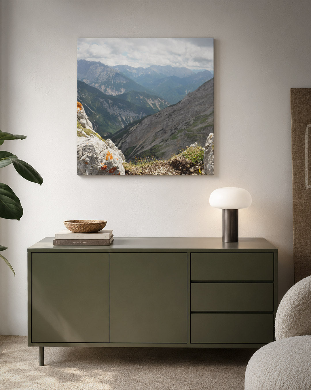 Berglandschap panorama kunstwerk – detailweergave – deze kunstwerk toont een indrukwekkend berglandschap met ruige rotsen en