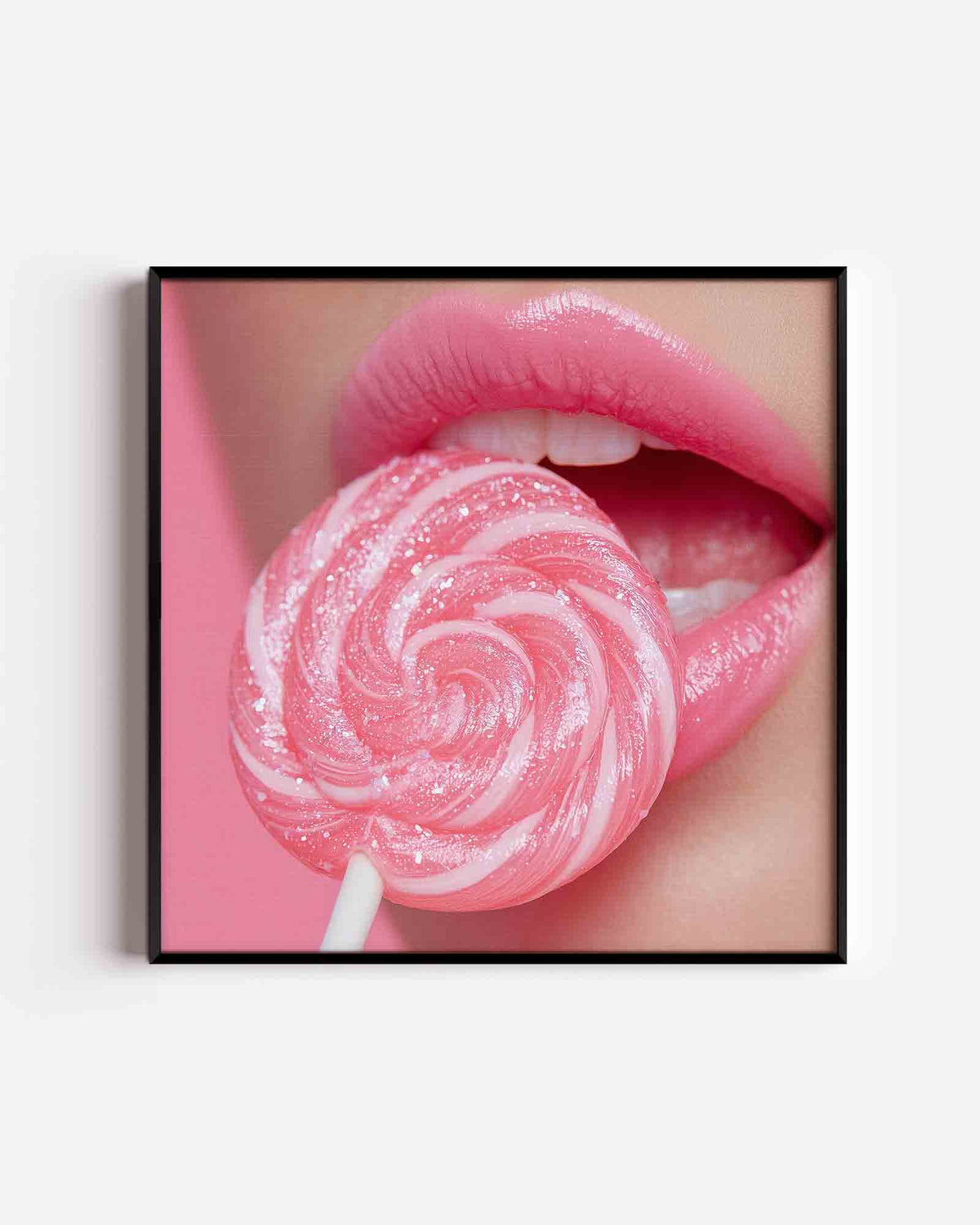 Roze lolly en lippen – Pop Art vierkante poster als wanddecoratie
