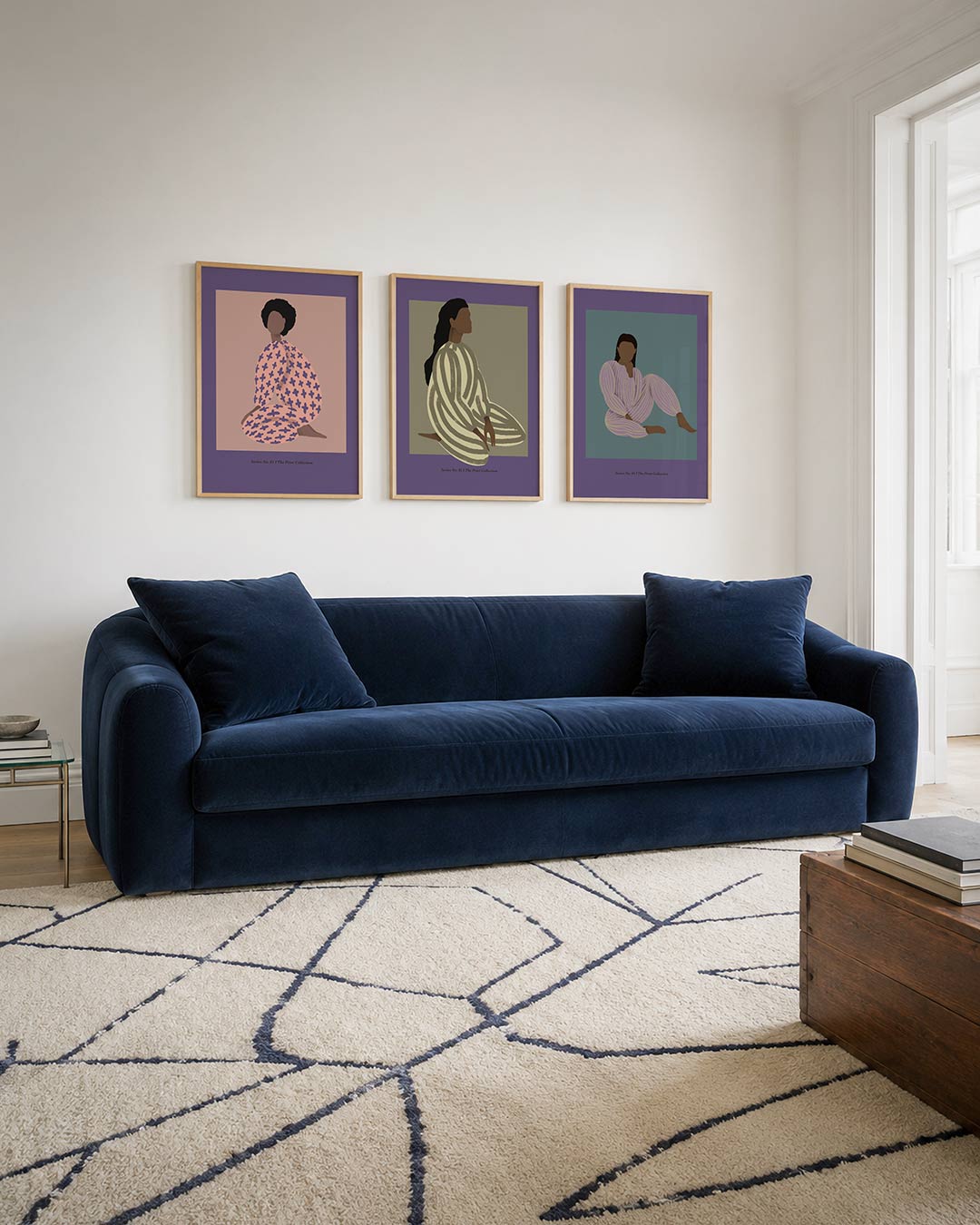 Vorm en kleur posterset – tweede productweergave – een figuur in zachte tinten met een patroon van paarse kruisen