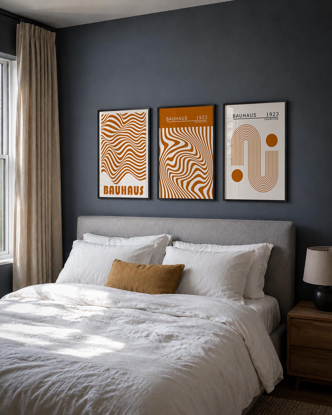 Golvend lijnenspel posterset – derde productweergave – deze posterset in drie delen toont vloeiende, golvende lijnen in warme
