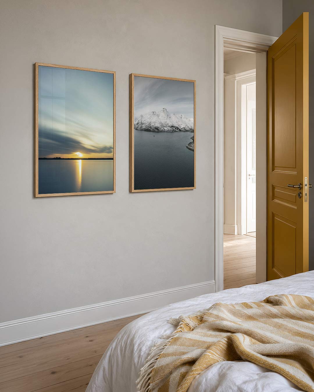 Licht en reflectie posterset – detailweergave – een serene horizon met zachte, vloeiende lijnen. De lucht en het water spelen