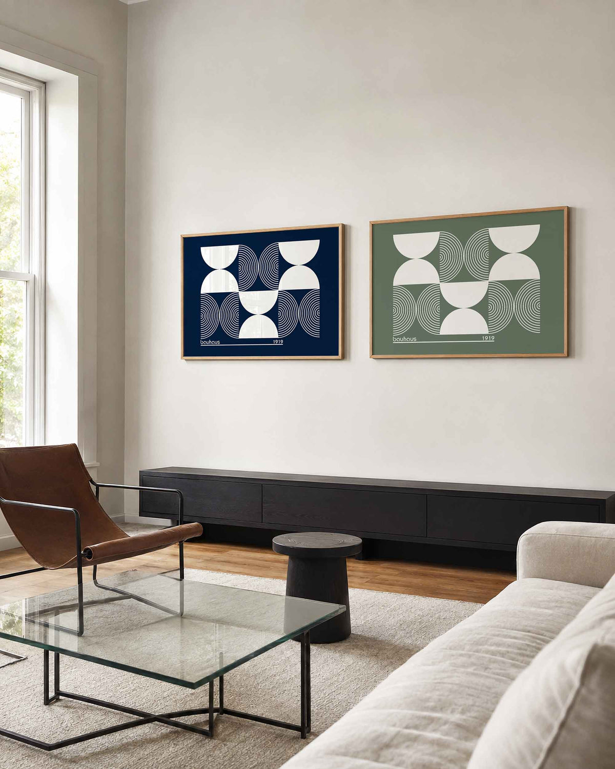 Interieurmockup van tweedelige landscape-posterset met halve cirkels en bogen